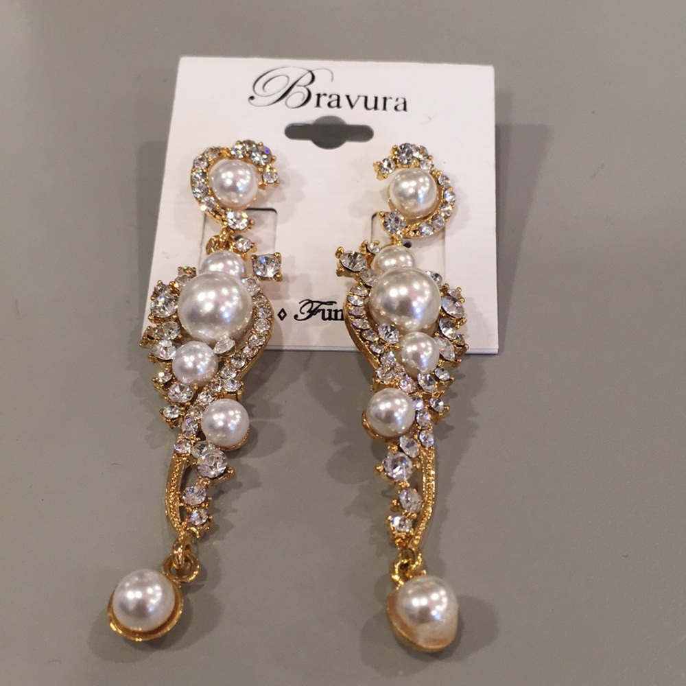 Medium Gold and Pearl Earrings